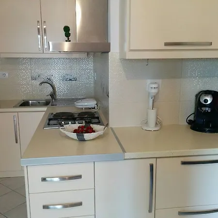 Apartment Sea - *