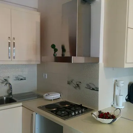 Apartment Sea - *